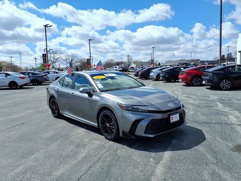 Certified 2025 Toyota Camry SE image 5