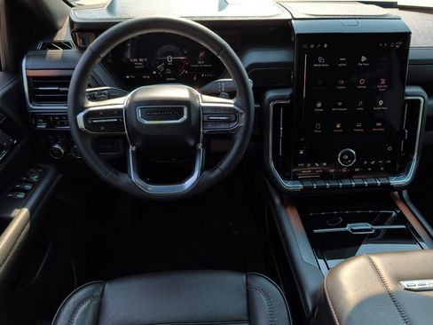 Used 2025 GMC Yukon XL Denali AWD/4WD image 17