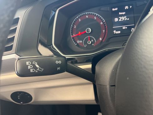 Used 2019 Volkswagen Jetta SE FWD image 23