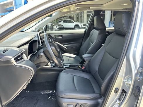 Used 2023 Toyota Corolla Cross XLE w/ Convenience Package FWD image 30