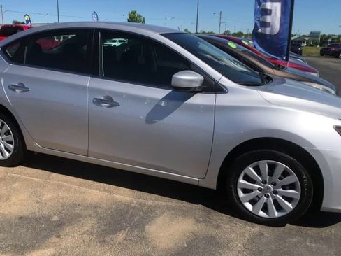 Used 2019 Nissan Sentra S FWD image 2