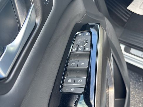 Used 2025 Nissan Pathfinder Platinum image 33