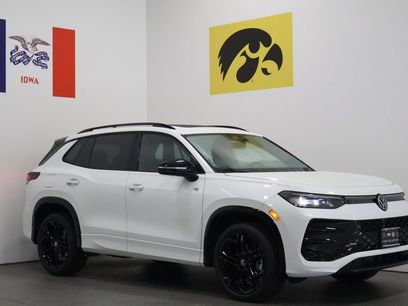 New 2025 Volkswagen Tiguan SE R-Line