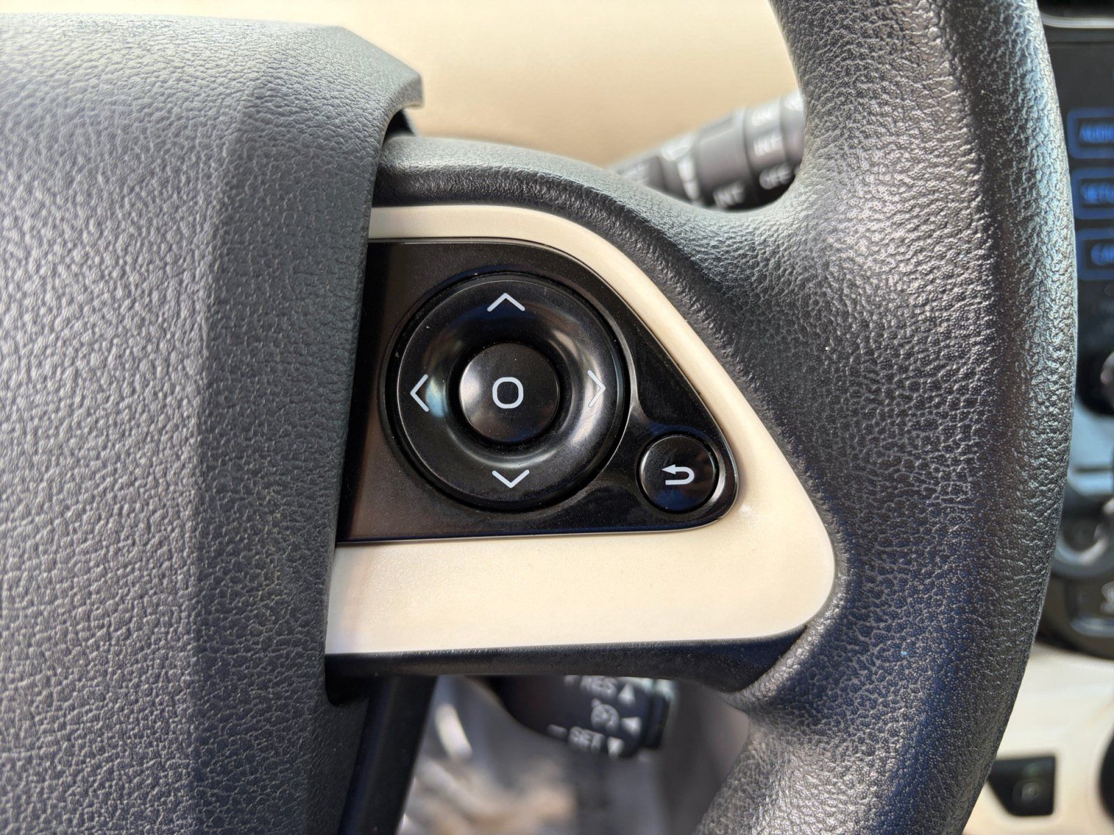 Used 2016 Toyota Prius Two FWD image 15