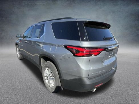 Used 2023 Chevrolet Traverse LT w/ Rear Camera Mirror Package AWD/4WD image 8