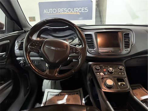Used 2016 Chrysler 200 S w/ Navigation & Sound Group I image 19