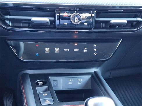 New 2026 Nissan Kicks SR image 14