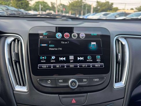Used 2017 Chevrolet Malibu LT w/ Leather Package FWD image 29