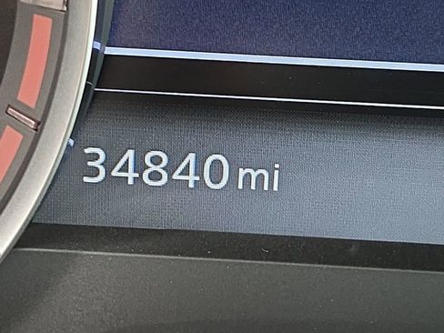 Used 2023 Nissan Titan SV w/ SV Convenience Package image 7