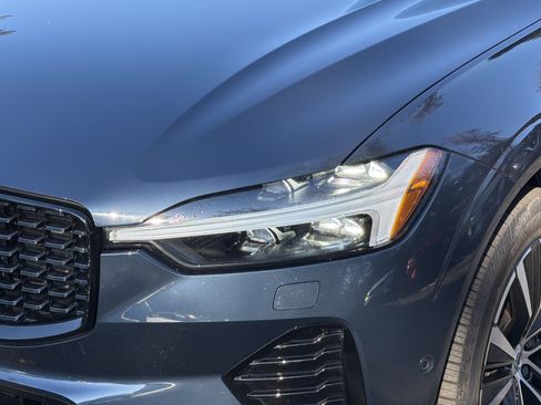 Certified 2025 Volvo XC60 B5 Plus image 6