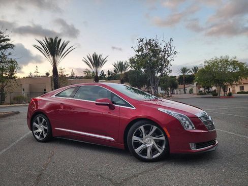 Used 2014 Cadillac ELR w/ Luxury Package FWD image 2