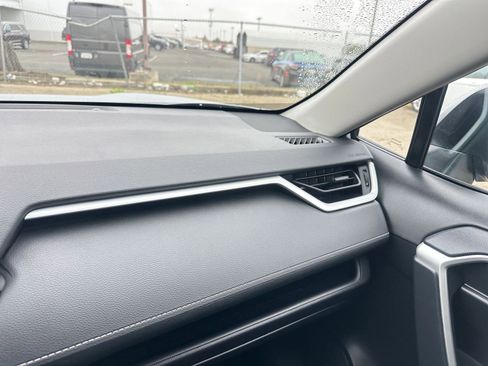 Used 2025 Toyota RAV4 XLE image 35