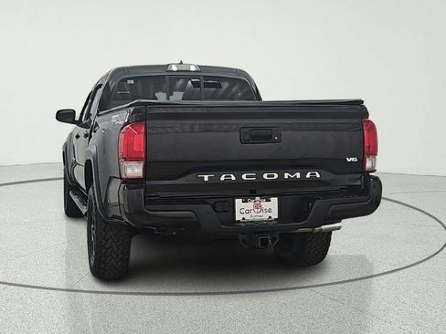 Used 2016 Toyota Tacoma TRD Off-Road AWD/4WD image 6