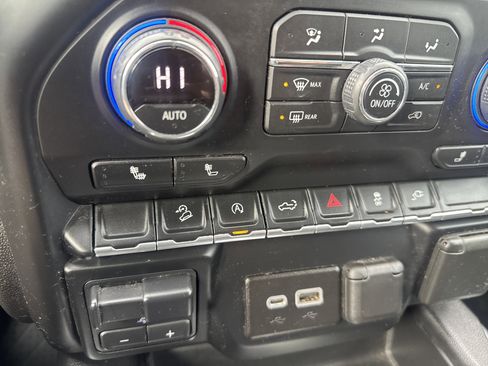 Used 2020 Chevrolet Silverado 1500 LT Trail Boss image 27