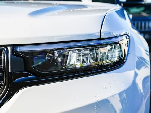 New 2025 Jeep Grand Cherokee Limited image 8