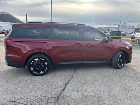 Used 2025 Kia Carnival EX image 6