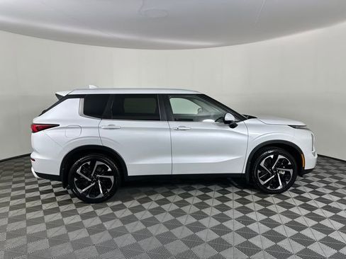 Used 2023 Mitsubishi Outlander SE AWD/4WD image 11