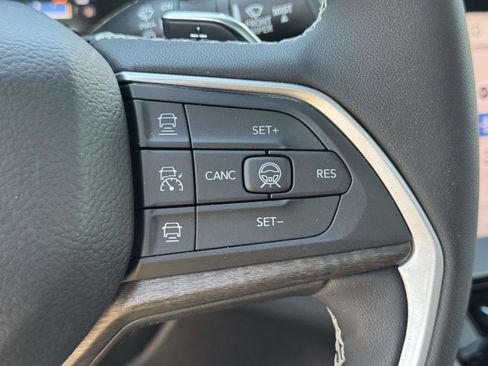 Used 2026 Jeep Grand Cherokee Limited w/ Limited Altitude Package AWD/4WD image 21