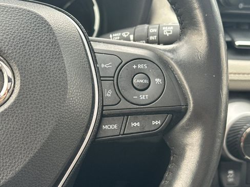 Used 2020 Toyota RAV4 Limited image 38