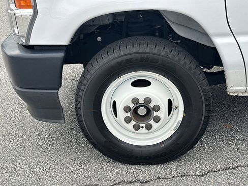 Used 2023 Ford E-350 and Econoline 350 Super Duty w/ Driver's Safety Package image 11