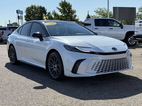 Used 2025 Toyota Camry XSE AWD/4WD image 4