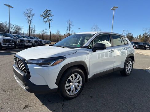 Used 2025 Toyota Corolla Cross L image 7