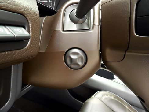 Used 2021 GMC Yukon Denali w/ Denali Premium Package image 27