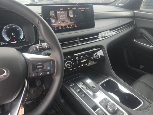 Used 2025 INFINITI QX60 Luxe w/ Black Edition image 2