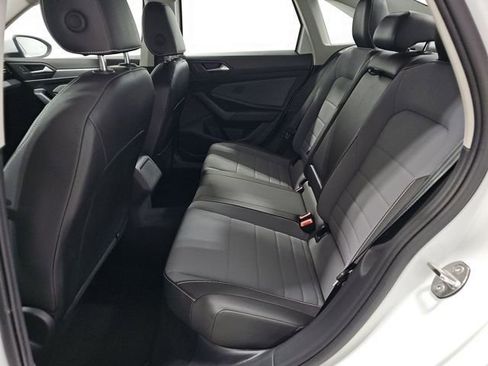 Used 2025 Volkswagen Jetta SE w/ Black Wheel Package image 8