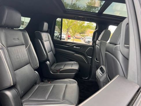 Used 2022 Cadillac Escalade ESV Sport RWD image 35
