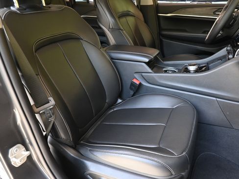 Used 2023 Jeep Grand Cherokee 4WD 4xe w/ Luxury Tech Group II image 22