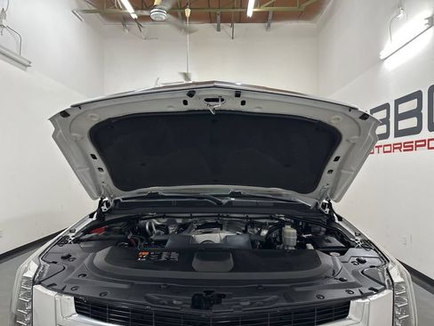 Used 2016 Cadillac Escalade Premium RWD image 5