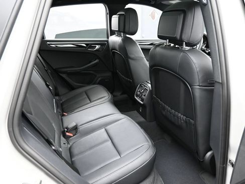 Certified 2026 Porsche Macan AWD/4WD image 27