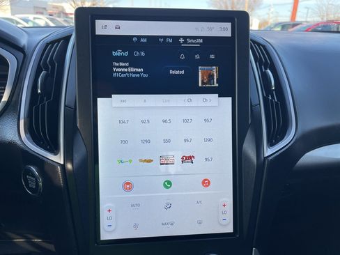 Used 2021 Ford Edge SE w/ Cargo Accessory Package image 28