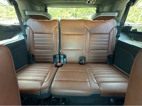 Used 2023 GMC Yukon Denali Ultimate AWD/4WD image 18