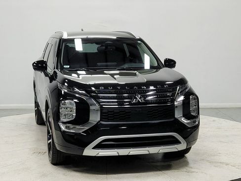 Used 2024 Mitsubishi Outlander SEL image 2