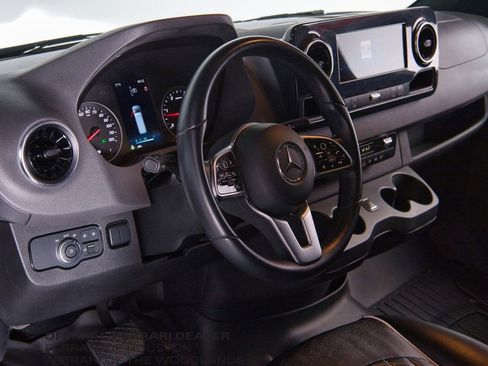 Used 2022 Mercedes-Benz Sprinter 3500 image 6