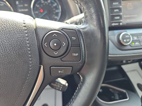 Used 2018 Toyota RAV4 XLE image 18