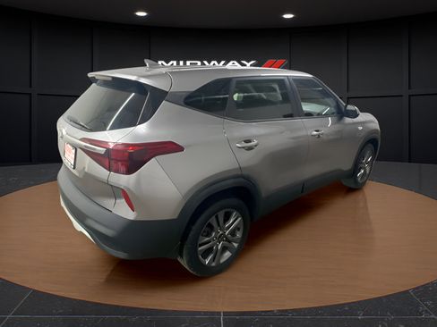 Used 2021 Kia Seltos LX AWD/4WD image 4