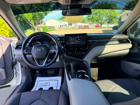 Used 2021 Toyota Camry LE FWD image 15