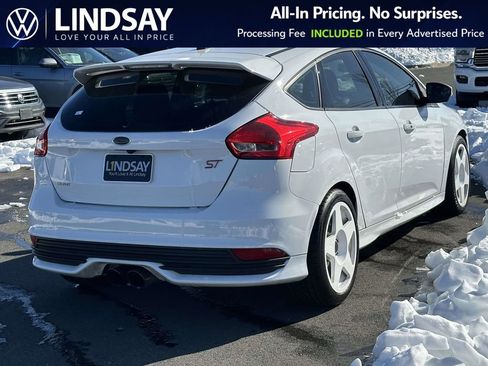 Used 2018 Ford Focus ST FWD image 7