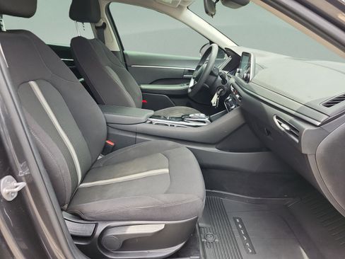 Used 2023 Hyundai Sonata SE w/ Preferred Accessory Package FWD image 19