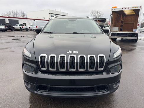 Used 2017 Jeep Cherokee Latitude image 8