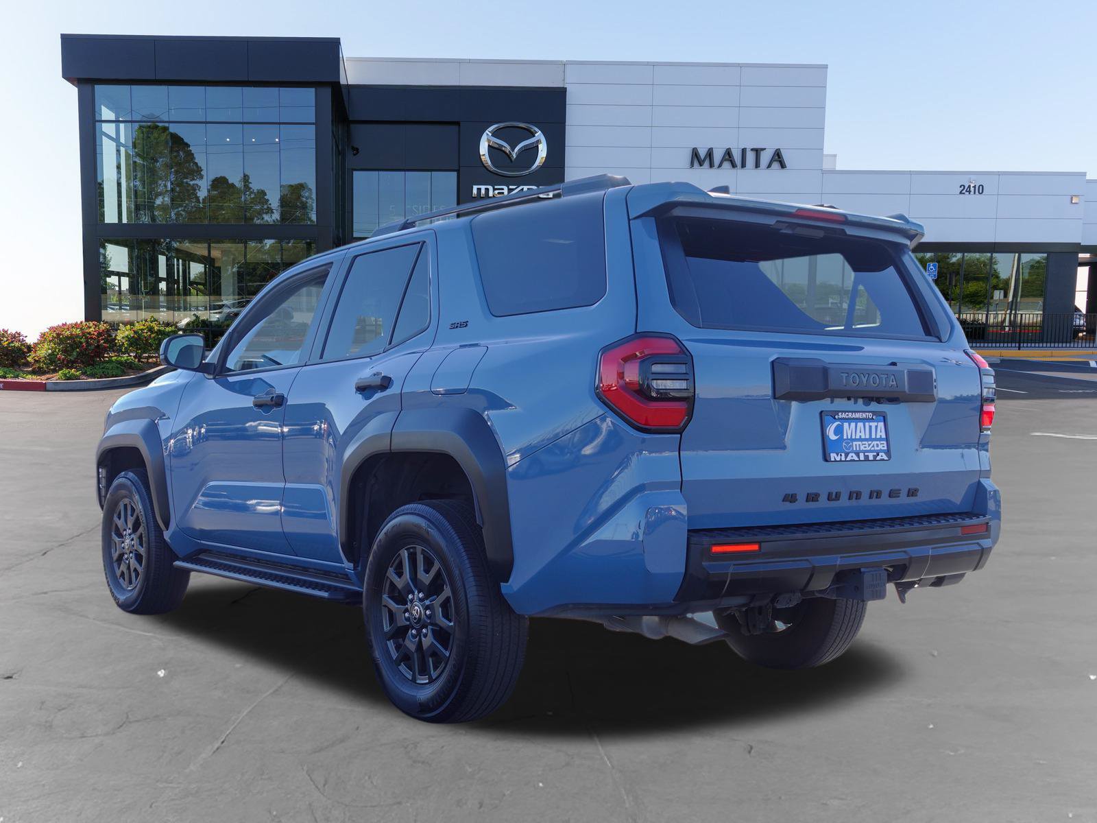 Used 2025 Toyota 4Runner SR5 AWD/4WD image 5