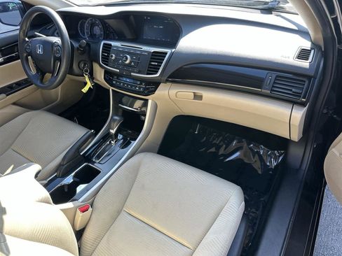 Used 2017 Honda Accord LX image 12