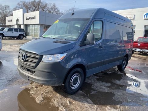 Used 2019 Mercedes-Benz Sprinter 144 Cargo image 10