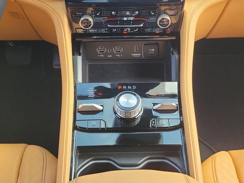 Used 2025 Jeep Grand Cherokee Summit image 18