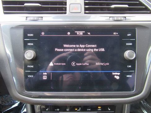 Used 2022 Volkswagen Tiguan SE R-Line image 42