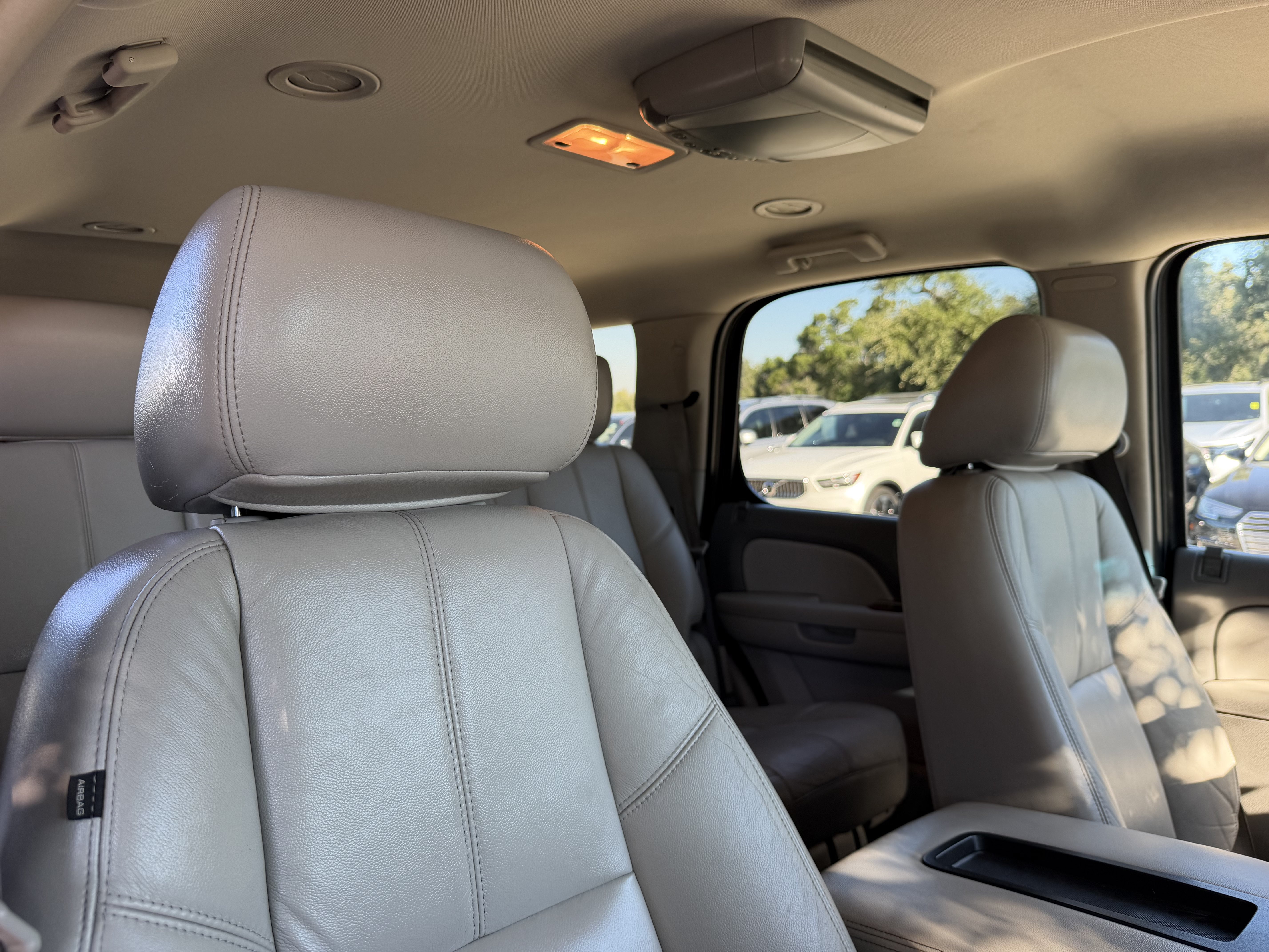 Used 2012 GMC Yukon SLT w/ SLT-2 Equipment Package AWD/4WD image 11