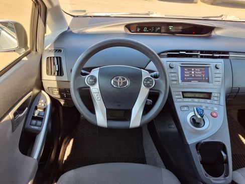 Used 2013 Toyota Prius Three image 13